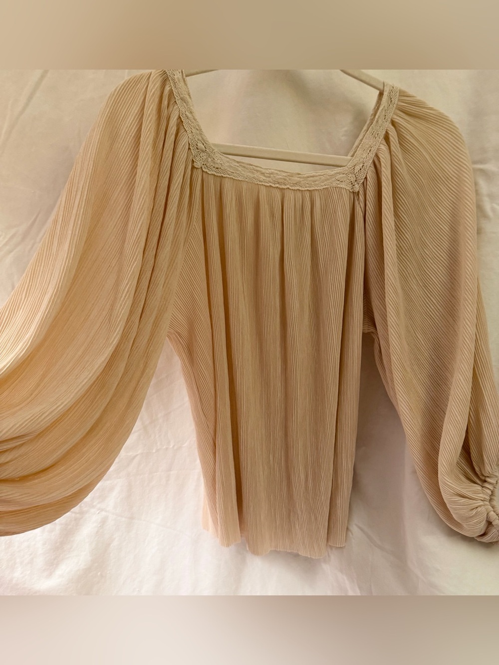 Blu Pepper design California size M erethreal feminine beige cream tan blouse - Picture 2 of 7